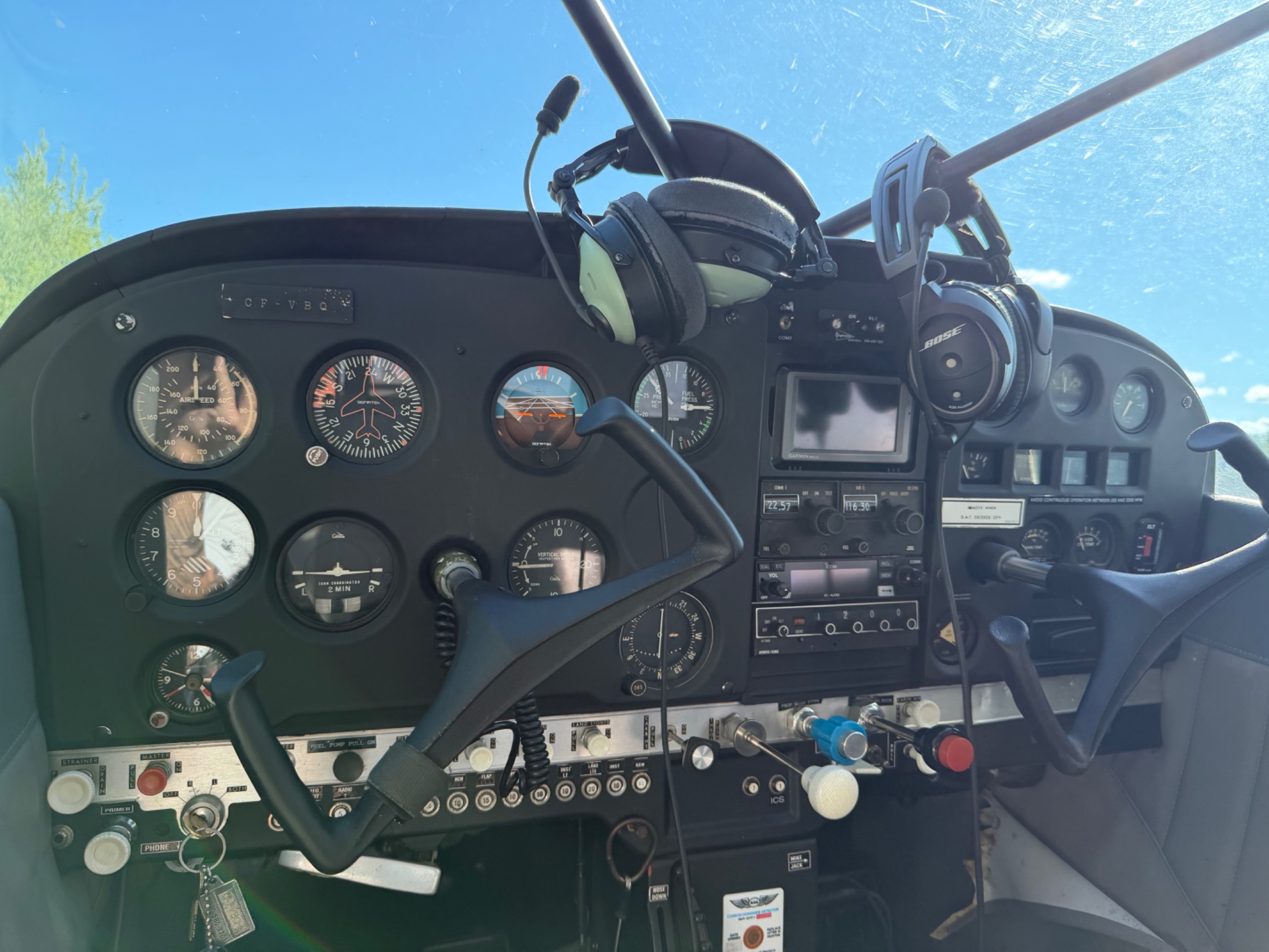 Cockpit C-FVBQ — Cessna 172H sur flotte